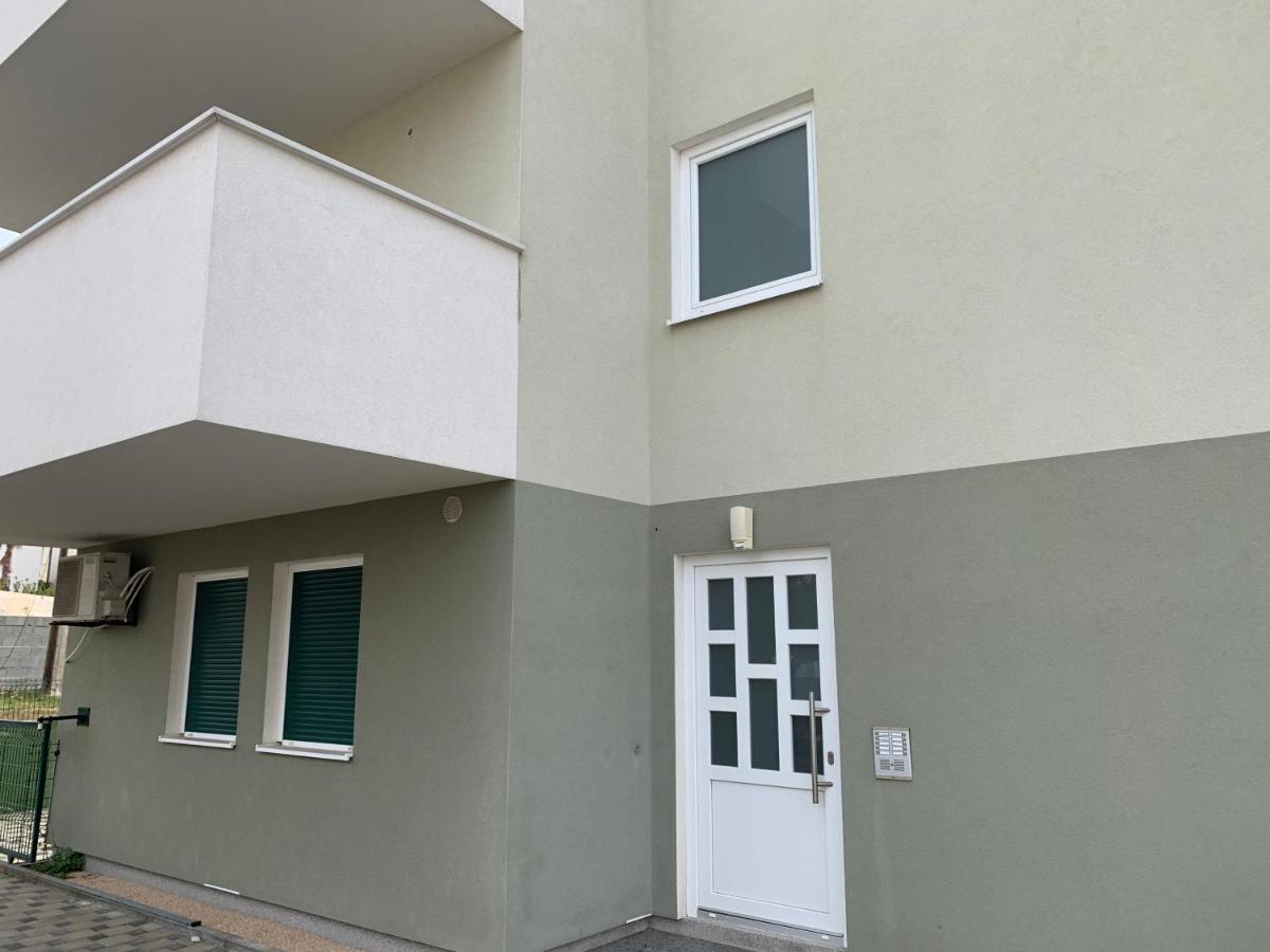 Apartman Toni Novalja Exteriör bild